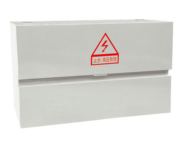 DFW-M高壓電纜分支箱(美式)是一種廣泛應(yīng)用于北美地區(qū)電力配網(wǎng)系統(tǒng)中的輸配電工程設(shè)備.它以單向開(kāi)門(mén)、橫向多通母排為主要特點(diǎn)，具有寬度小、組合靈活、全絕緣、全密…